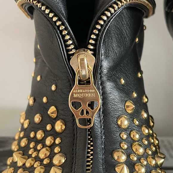 Alexander McQueen Black Leather Studded Faithful Skull Peep Toe Ankle Boots - Picture 2 of 6